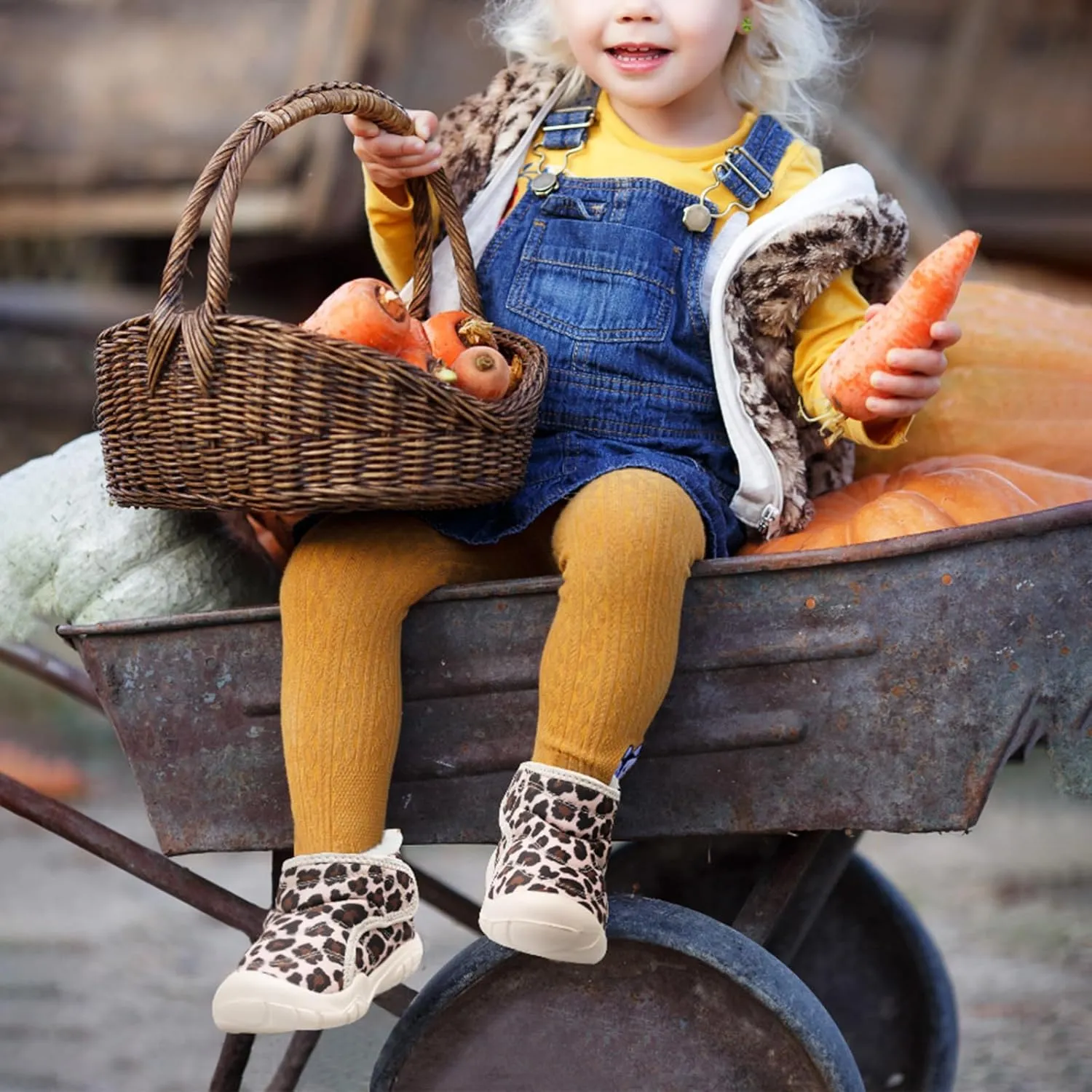 LeIsfIt Toddler Boots Girls Boys Wide Winter Boots Cozy Fleece Winter Shoes Indoor Outdoor Warm Shoes