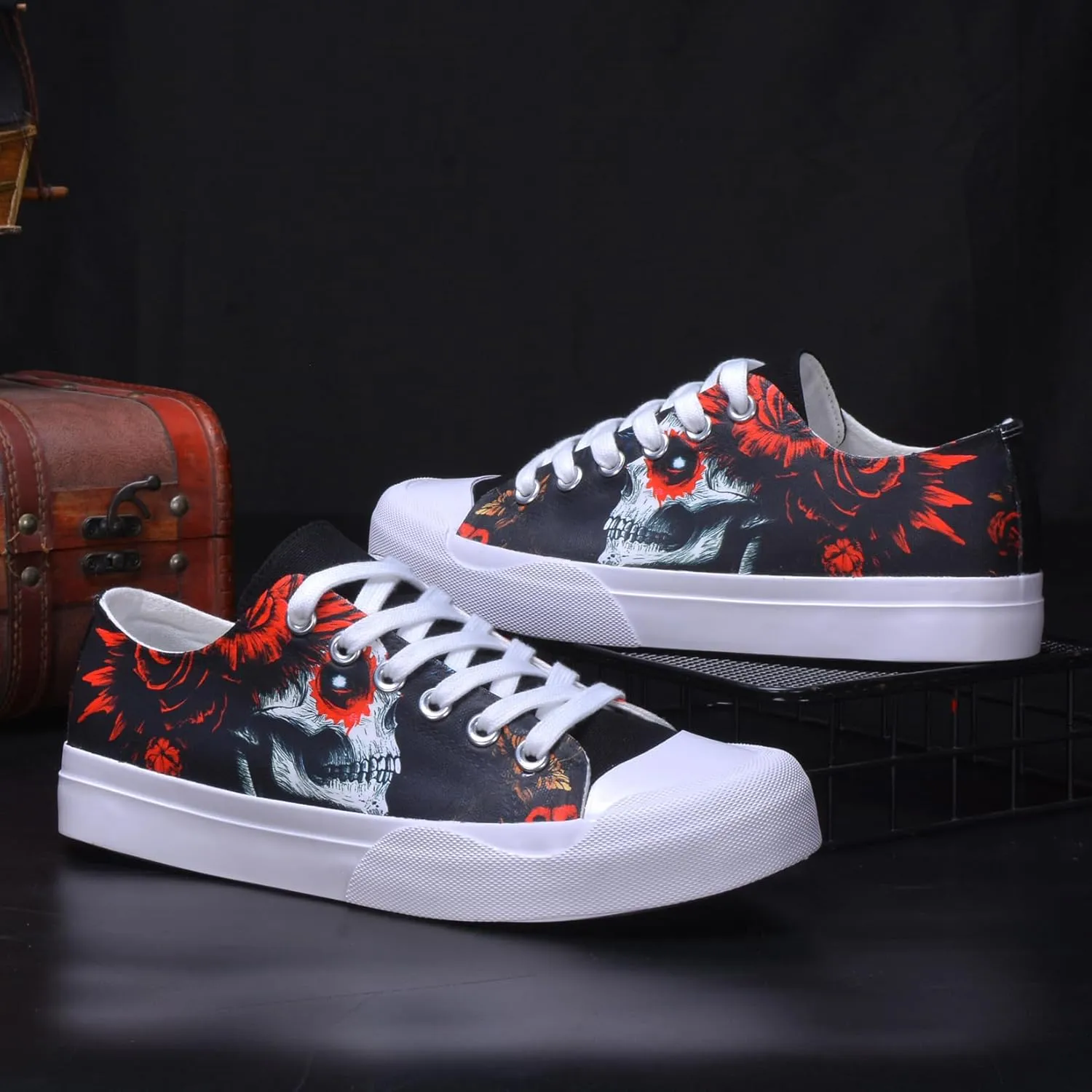 Men Skull Printed Shoes Custom Personalized Design Cool Print Low Top Fashion Sneakers for Teen Boys Girls Student Women Canvas Shoes Cosplay Classic Casual Shoes