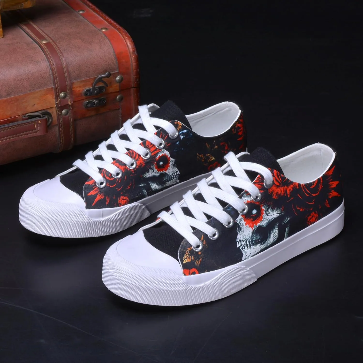 Men Skull Printed Shoes Custom Personalized Design Cool Print Low Top Fashion Sneakers for Teen Boys Girls Student Women Canvas Shoes Cosplay Classic Casual Shoes