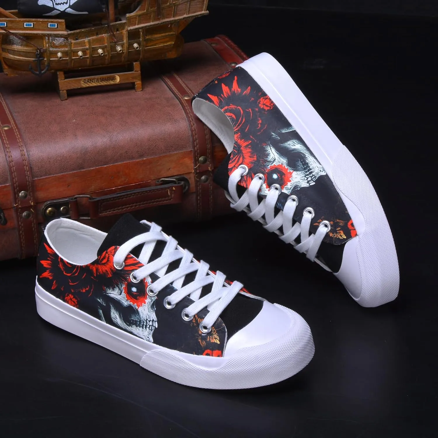 Men Skull Printed Shoes Custom Personalized Design Cool Print Low Top Fashion Sneakers for Teen Boys Girls Student Women Canvas Shoes Cosplay Classic Casual Shoes