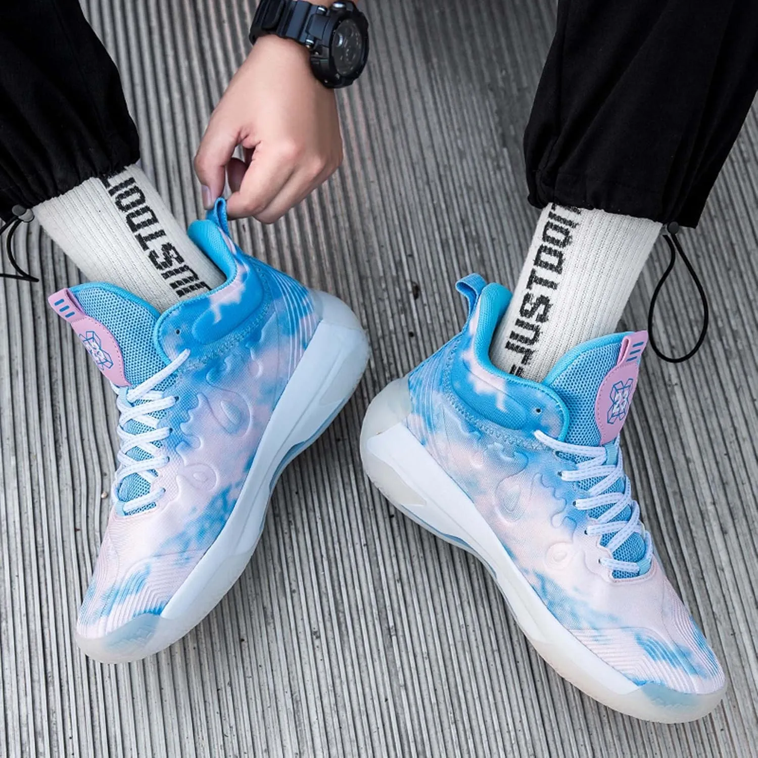 Mens and Womens Mid Top Lace Up Basketball Sneakers Comfortable and Breathable Running Shoes Anti Slip and Wear Resistant Walking Shoes Couple Park Walking Shoes Fitness Training Shoes