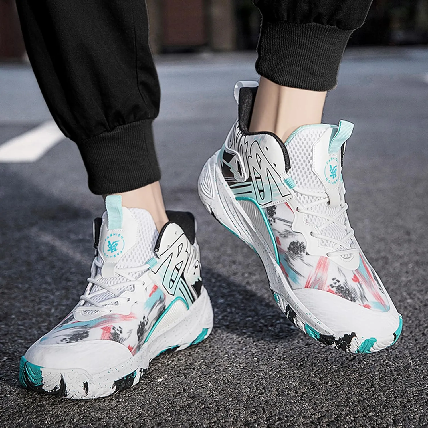 Men's Basketball Shoes Anti-Slip and Wear-Resistant Soles Running Shoes Graffiti Design Fashionable Sports Shoes
