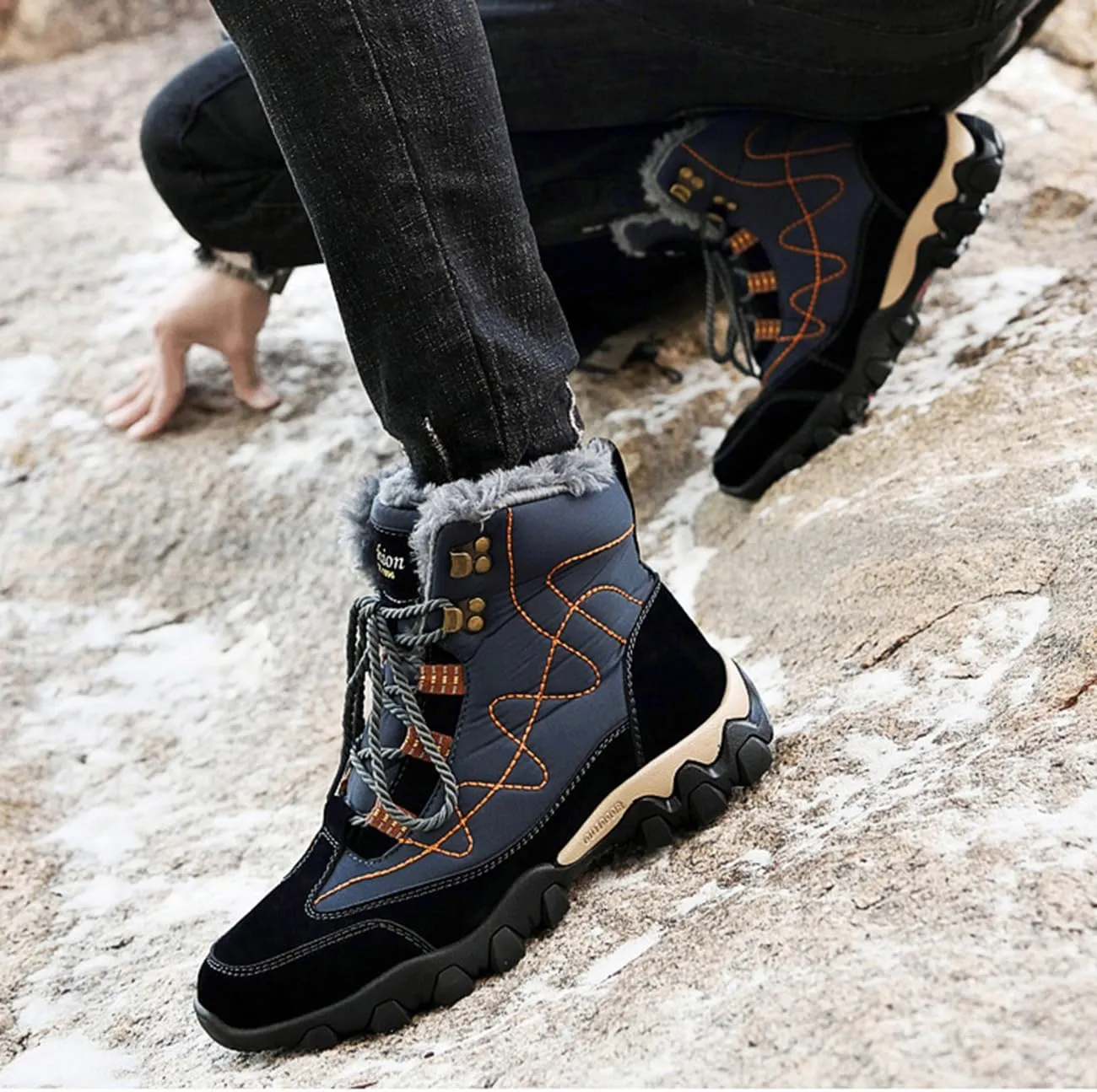 Men's Warm Fur Lined Snow Boots Winter Waterproof Hiking Boots Outdoor Non-slip High-top Shoes
