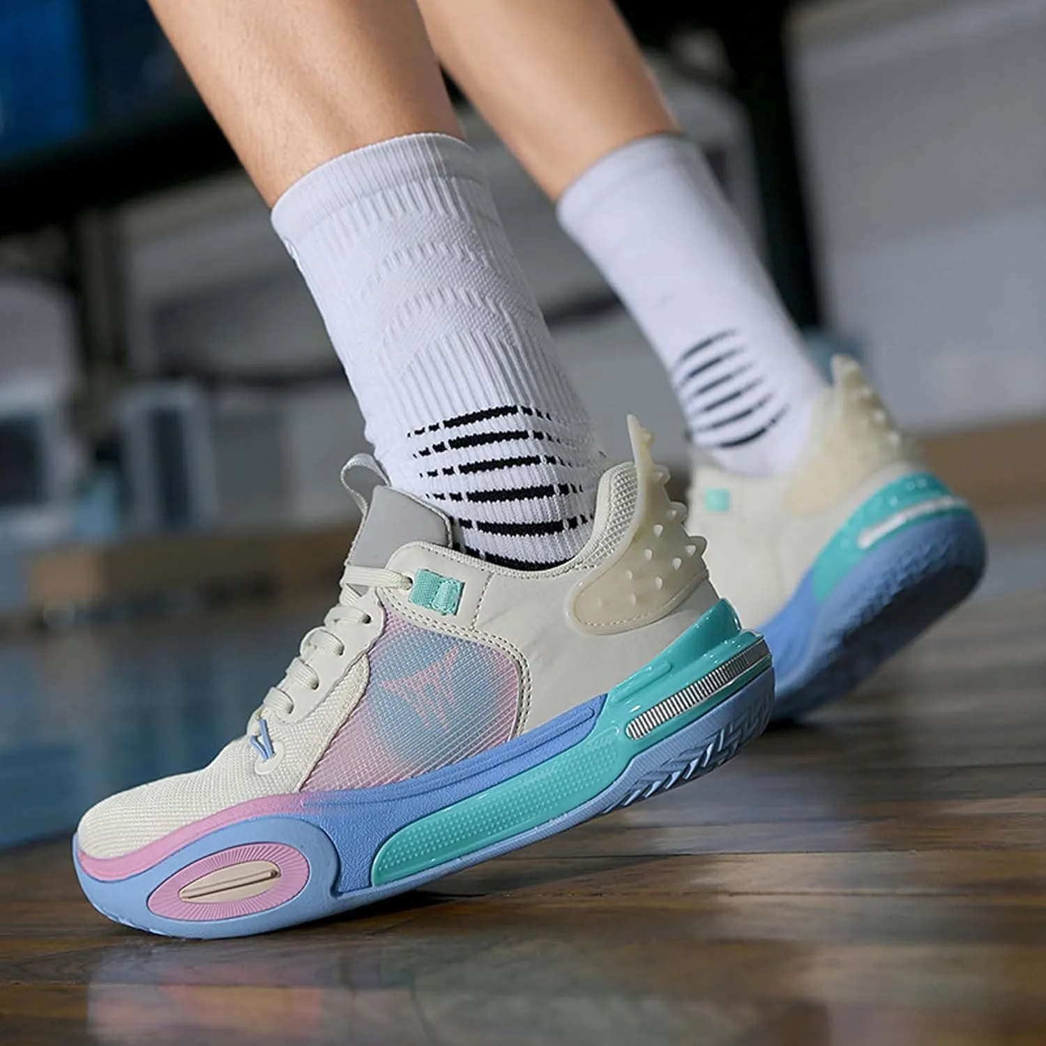Unisex Basketball Shoes, Lightweight and wear-Resistant Basketball Shoes, Men's Fashionable Sports Shoes