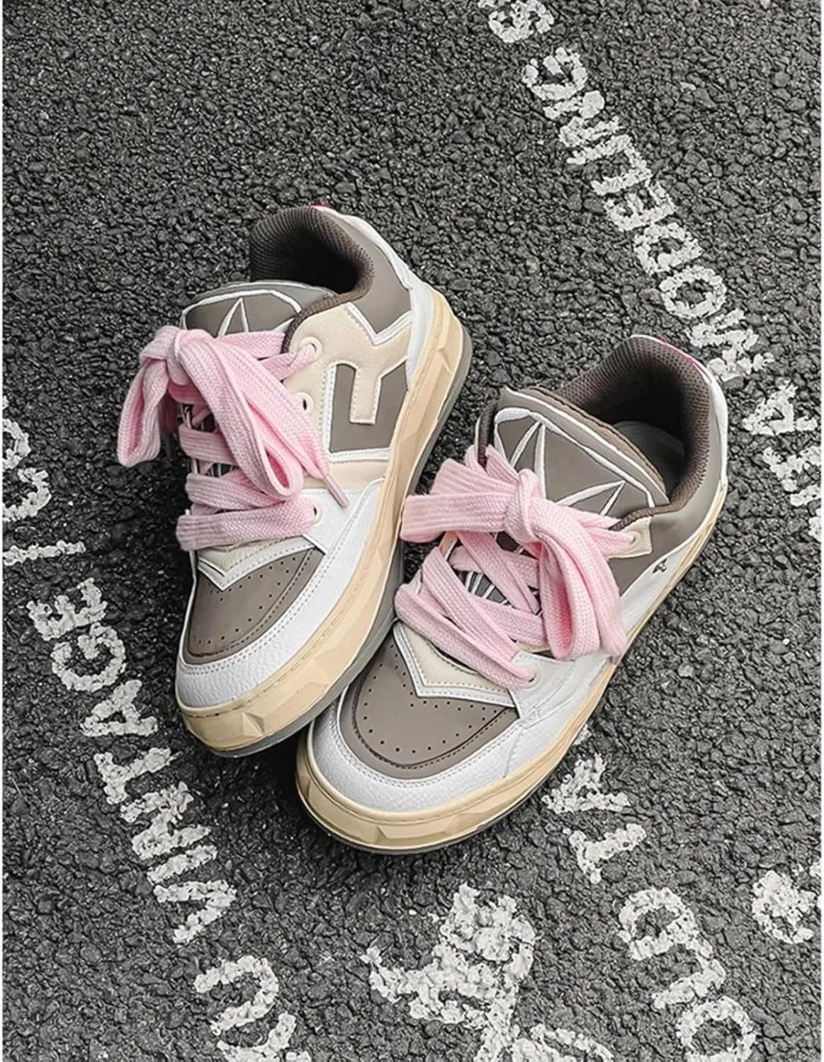 Women Men Aesthetic Chunky Sneakers Streetwear Fashion Comfort Diamond Pattern Padded Platform Shoes Retro Skate Style