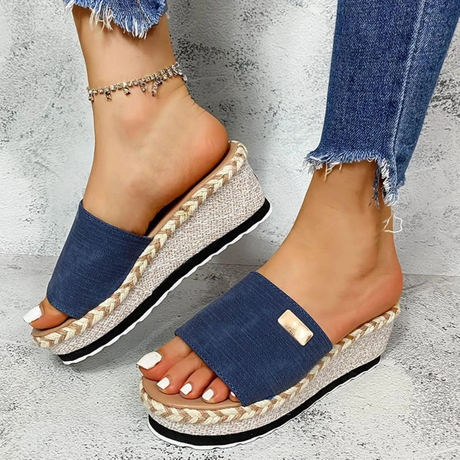 Women's Leather Platform Clip Toe Flip Flops with Arch Support Summer Casual Anti-Slip Orthopedic Wedges Walking Sandals Slippers Wedge Beach Platform Heel Shoes Slip on Cork High Heeled 2025